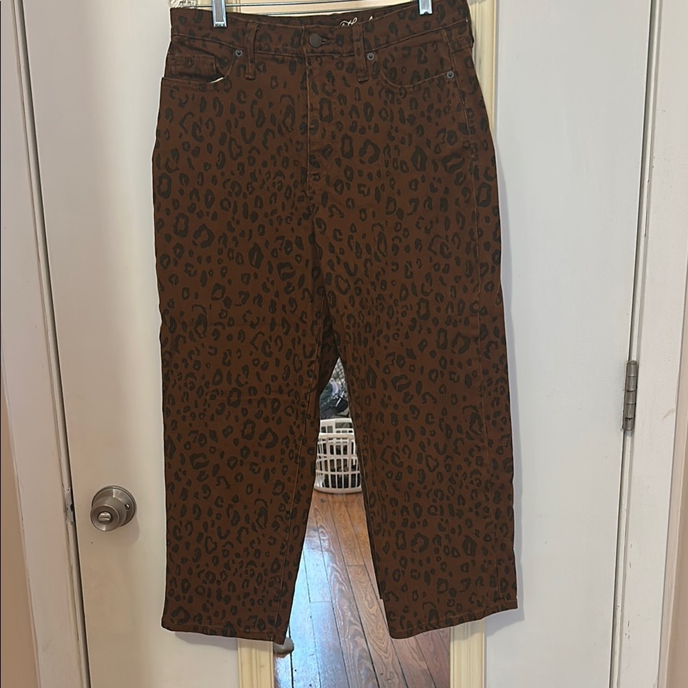 Universal Thread Women’s Barrel Leg Jeans with Leopard Print 6 28